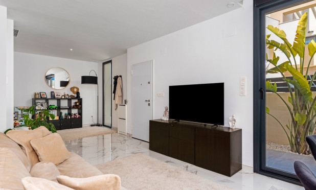 Resale - Villa - Los Montesinos - La Herada