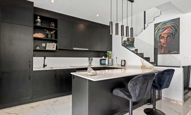 Resale - Villa - Los Montesinos - La Herada