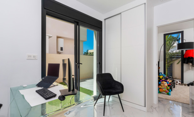 Resale - Villa - Los Montesinos - La Herada