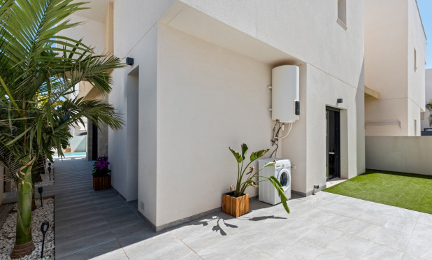 Resale - Villa - Los Montesinos - La Herada