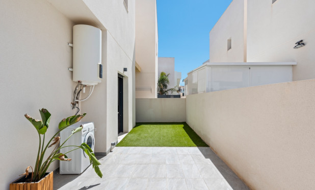 Resale - Villa - Los Montesinos - La Herada