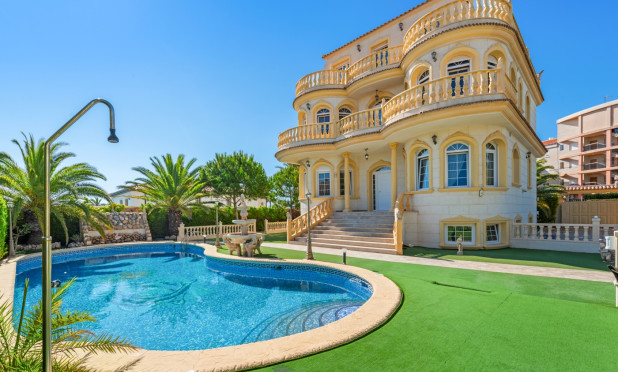 Resale - Villa - Orihuela Costa - Playa Flamenca