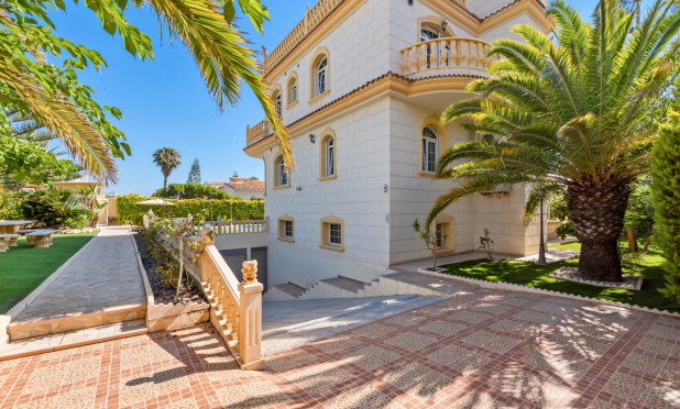 Resale - Villa - Orihuela Costa - Playa Flamenca