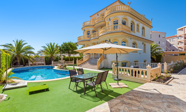 Resale - Villa - Orihuela Costa - Playa Flamenca