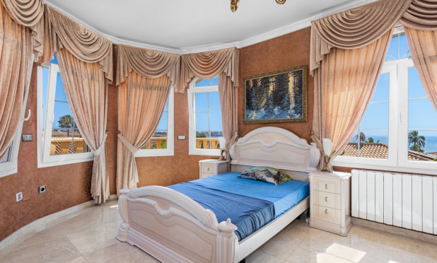 Resale - Villa - Orihuela Costa - Playa Flamenca