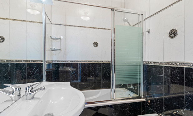 Resale - Villa - Orihuela Costa - Playa Flamenca