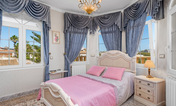 Resale - Villa - Orihuela Costa - Playa Flamenca