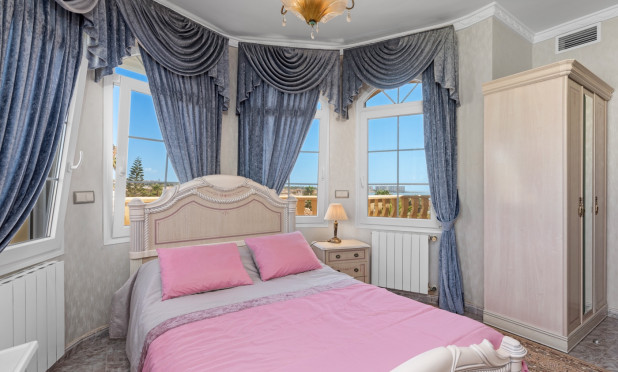 Resale - Villa - Orihuela Costa - Playa Flamenca