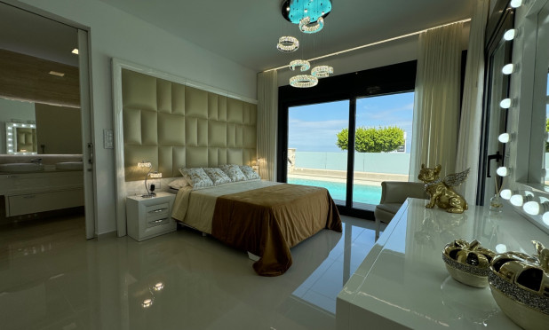 Wiederverkauf - Villa - San Miguel de Salinas