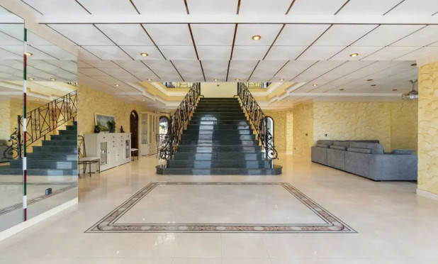 Resale - Villa - Orihuela Costa - La Zenia