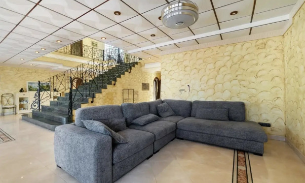 Resale - Villa - Orihuela Costa - La Zenia