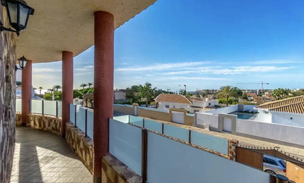 Resale - Villa - Orihuela Costa - La Zenia
