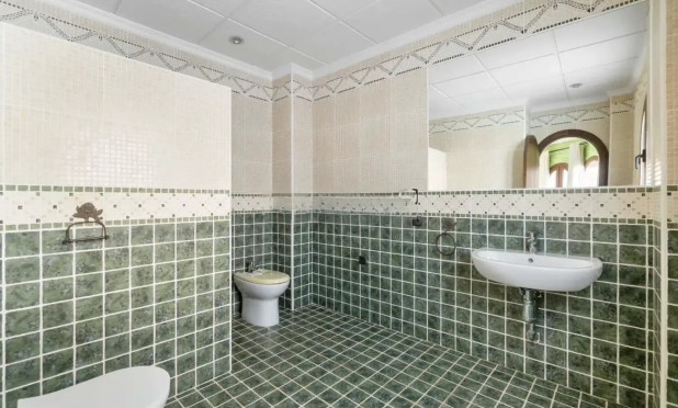 Resale - Villa - Orihuela Costa - La Zenia