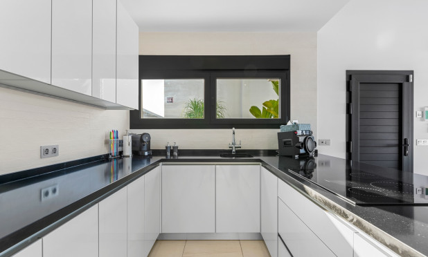 Herverkoop - Villa - Benijofar