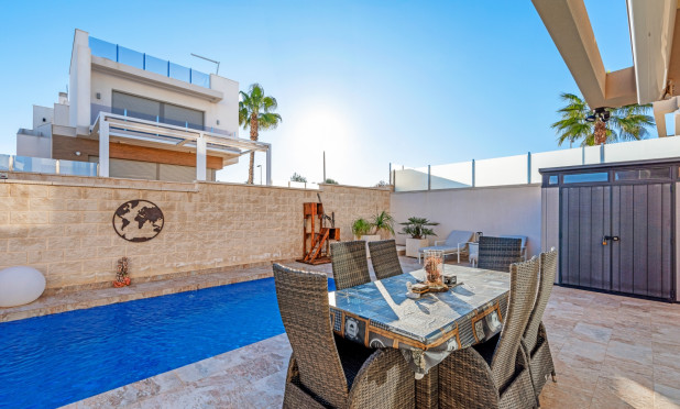 Resale - Villa - Orihuela Costa - Villamartín