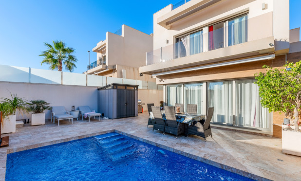 Resale - Villa - Orihuela Costa - Villamartín