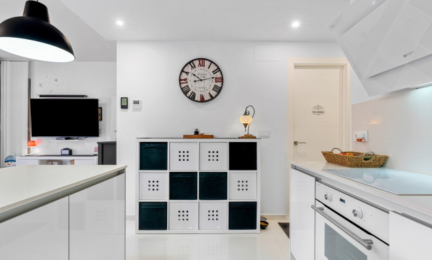 Resale - Villa - Orihuela Costa - Villamartín