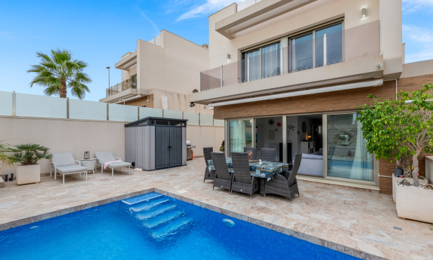 Resale - Villa - Orihuela Costa - Villamartín