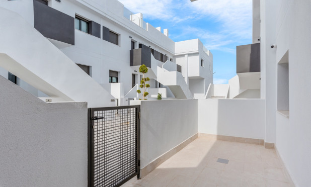 Resale - Apartment / flat - Torrevieja - Los Balcones