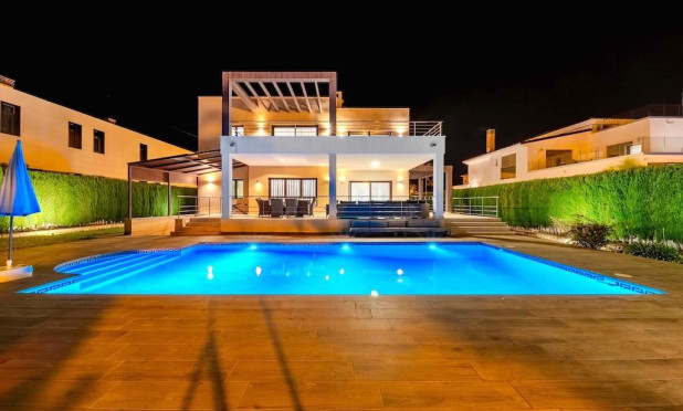 Resale - Villa - Cabo Roig - Costa blanca