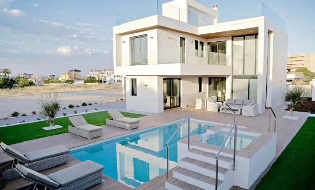 Obra nueva - Villa - Orihuela Costa - Campoamor