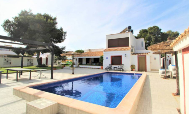 Wiederverkauf - Villa - Orihuela Costa - Lomas de Cabo Roig