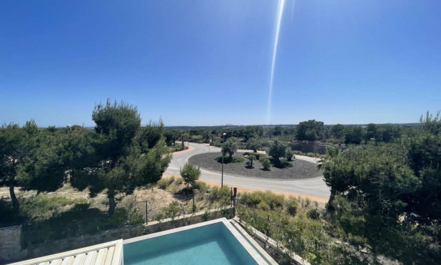 Resale - Villa - Orihuela - Las Colinas Golf