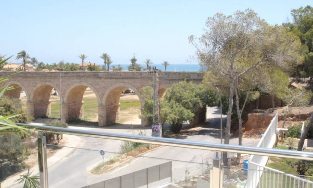 Herverkoop - Villa - Orihuela Costa - Campoamor