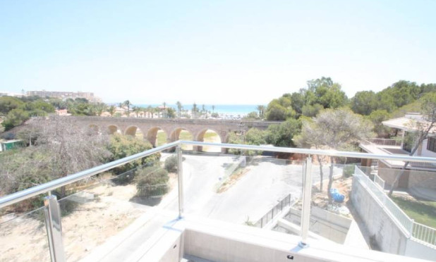 Resale - Villa - Orihuela Costa - Campoamor