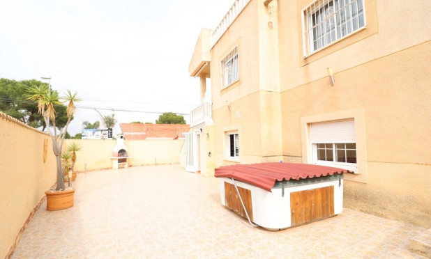 Resale - Villa - Torrevieja - Los Balcones