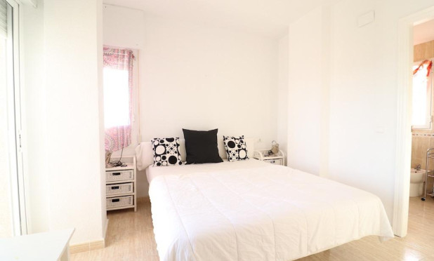 Resale - Apartment / flat - Orihuela Costa - Campoamor