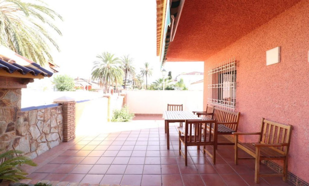 Resale - Villa - Cabo Roig - MUY CERCA DE LA PLAYA