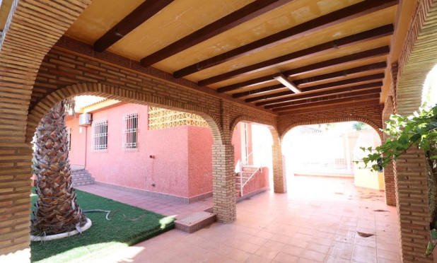 Resale - Villa - Cabo Roig - MUY CERCA DE LA PLAYA