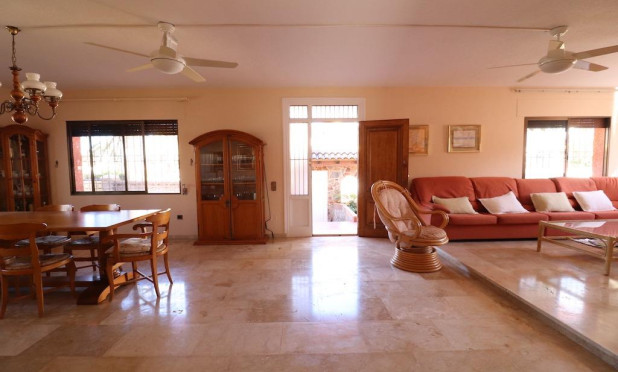 Reventa - Villa - Cabo Roig - MUY CERCA DE LA PLAYA