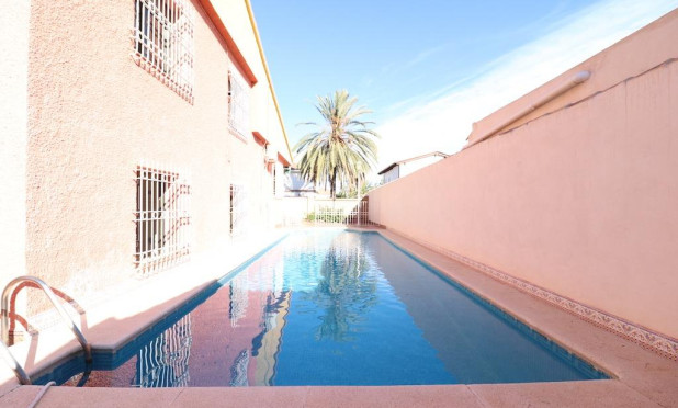 Resale - Villa - Cabo Roig - MUY CERCA DE LA PLAYA