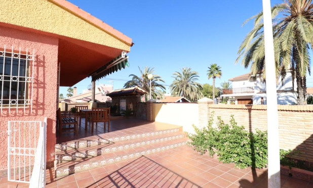 Resale - Villa - Cabo Roig - MUY CERCA DE LA PLAYA