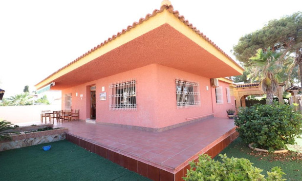 Reventa - Villa - Cabo Roig - MUY CERCA DE LA PLAYA