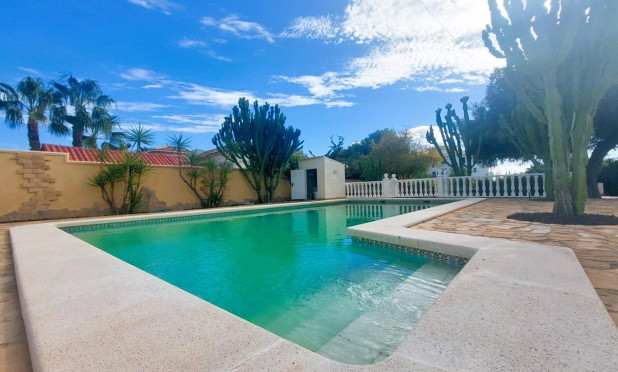 Resale - Villa - Orihuela Costa - Las Filipinas