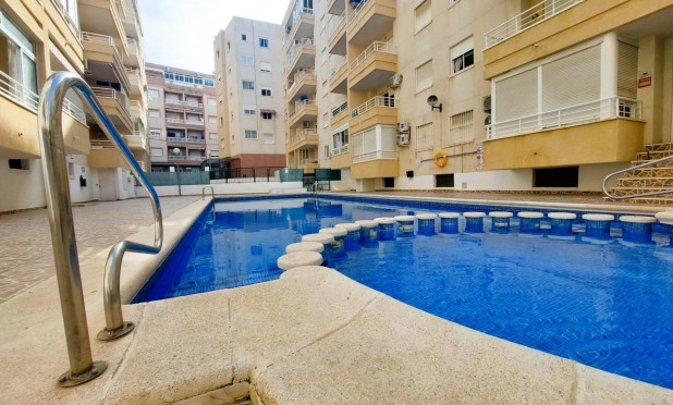 Resale - Apartment / flat - Torrevieja - Centro