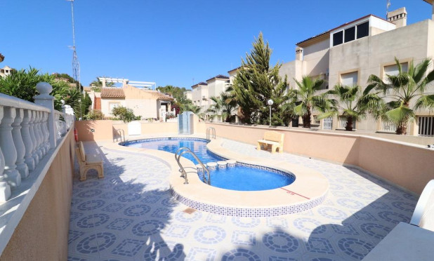 Resale - Villa - Orihuela Costa - Villamartín