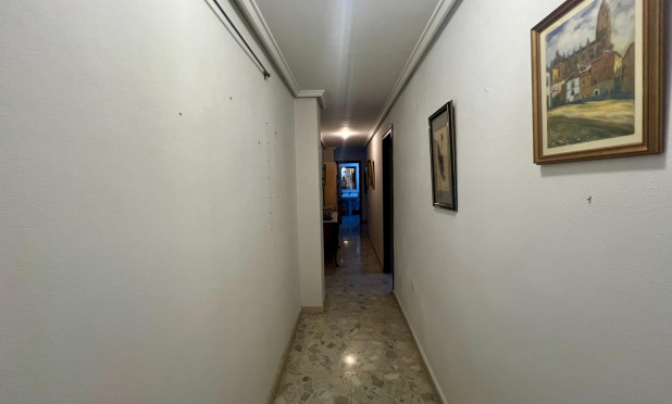 Resale - Apartment / flat - Torrevieja - Centro