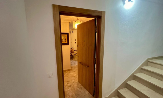 Resale - Apartment / flat - Torrevieja - Centro