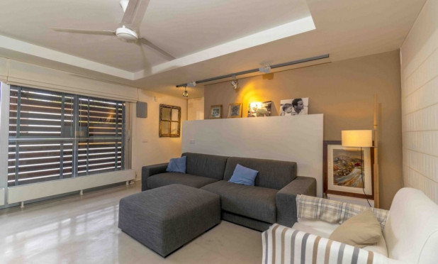 Resale - Villa - Orihuela Costa - Campoamor