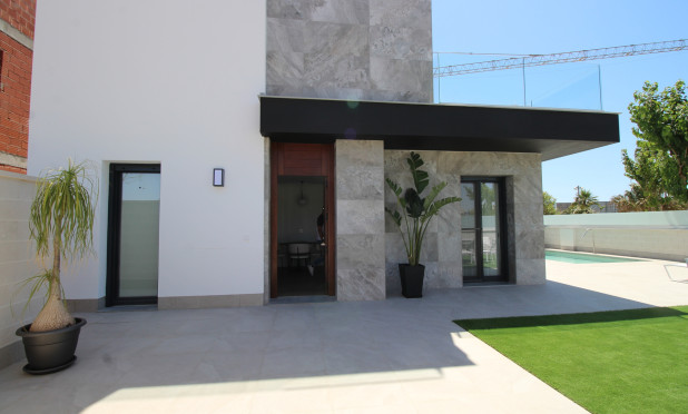Obra nueva - Villa - Pilar de la Horadada