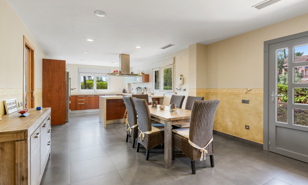 Odsprzedaż - Villa - Elche