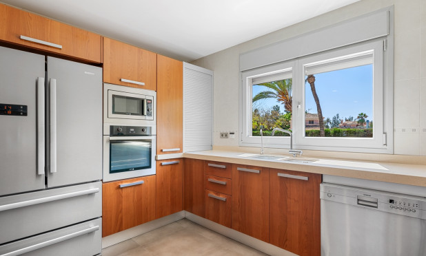 Odsprzedaż - Villa - Elche