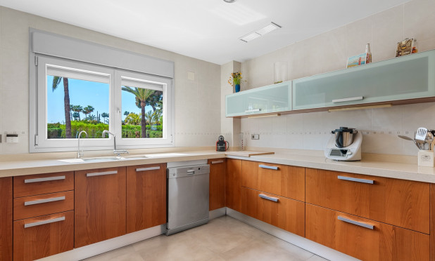 Odsprzedaż - Villa - Elche