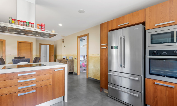 Odsprzedaż - Villa - Elche