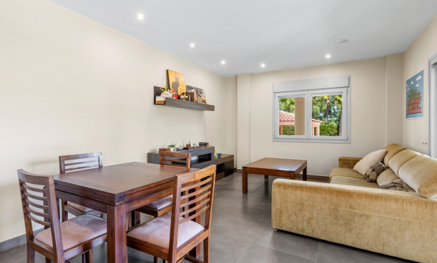 Odsprzedaż - Villa - Elche