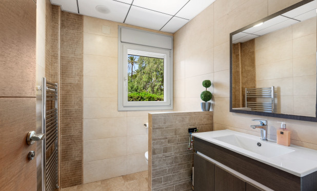 Odsprzedaż - Villa - Elche